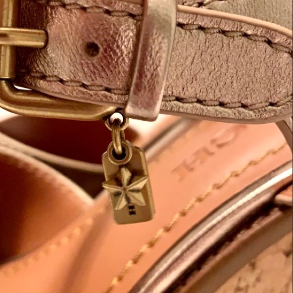 COACH Logo embossed wedge sandal - Picture 4 of 9